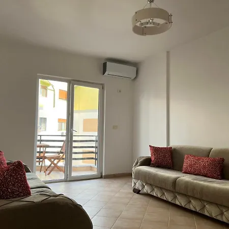 Family-Friendly Apartments Next To Premium Beach Hotel, Golem Exterior photo